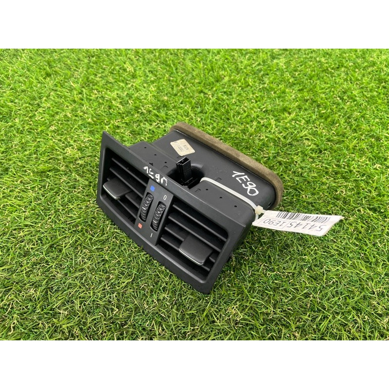 Дефлектор воздуховода (салон) BMW 3-series E90 2006 N46B20 64227130707