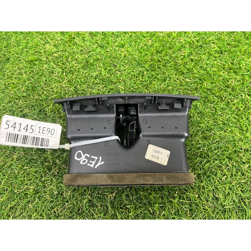 Дефлектор воздуховода (салон) BMW 3-series E90 2006 N46B20 64227130707