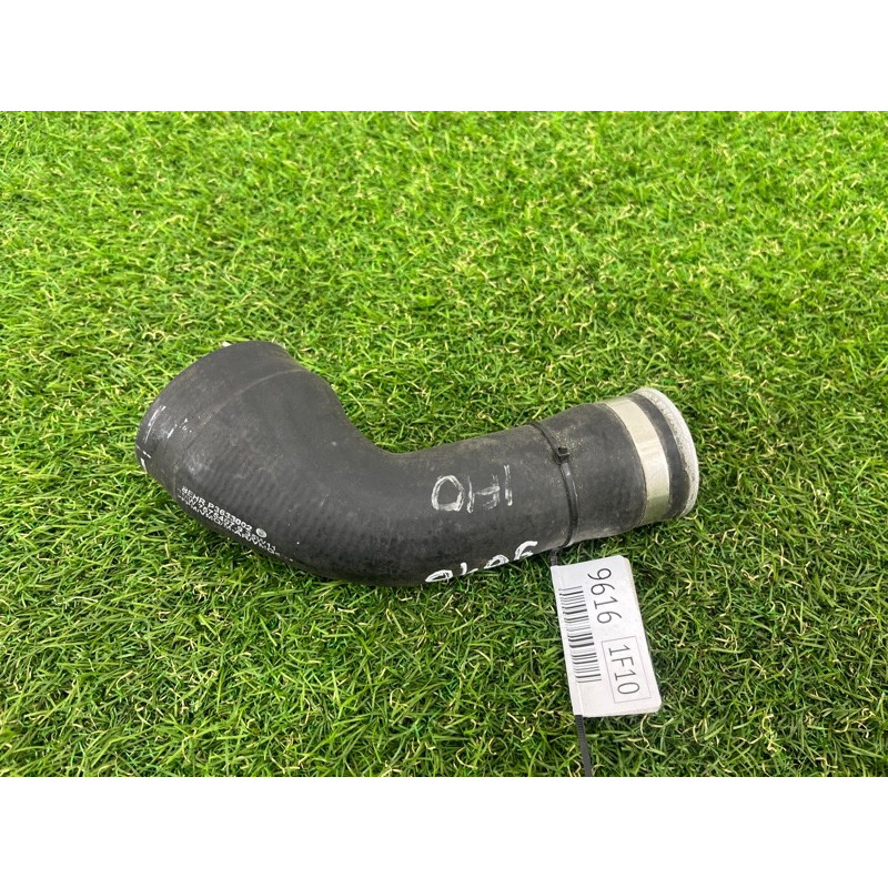 Патрубок интеркулера (двигатель и элементы) BMW 5-series F10 2013 N63B44 13717575407