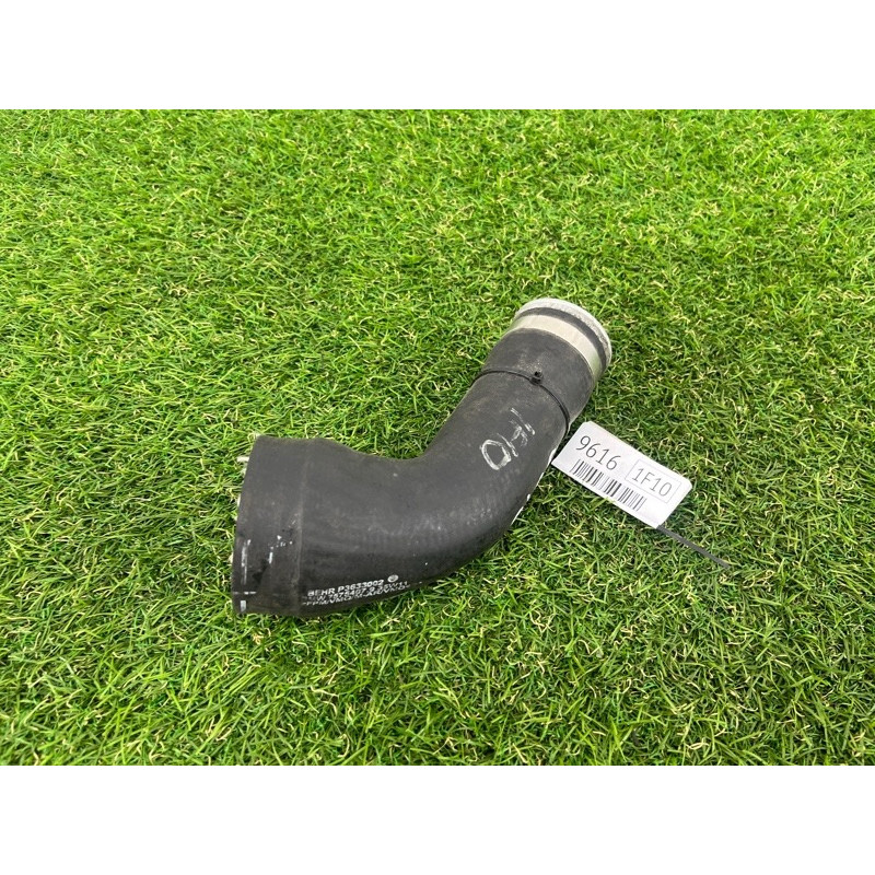 Патрубок интеркулера (двигатель и элементы) BMW 5-series F10 2013 N63B44 13717575407