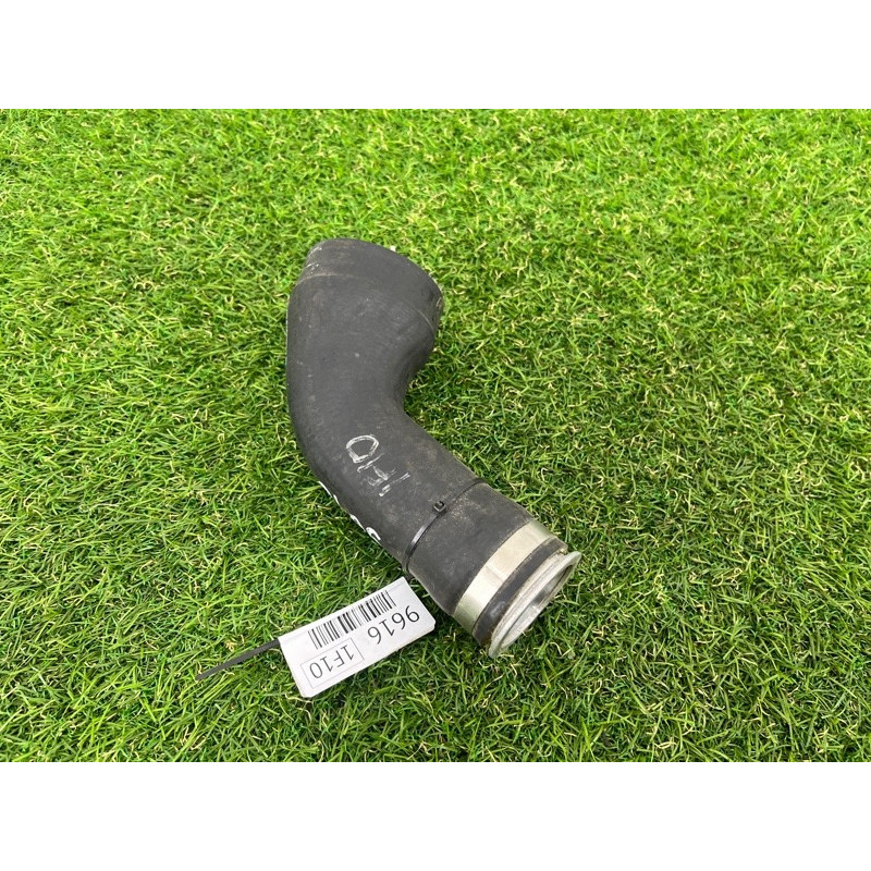 Патрубок интеркулера (двигатель и элементы) BMW 5-series F10 2013 N63B44 13717575407