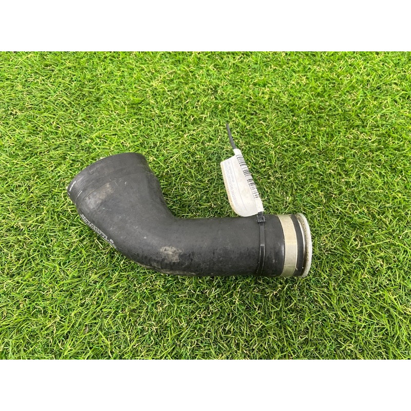 Патрубок интеркулера (двигатель и элементы) BMW 5-series F10 2011 N63B44 13717575407