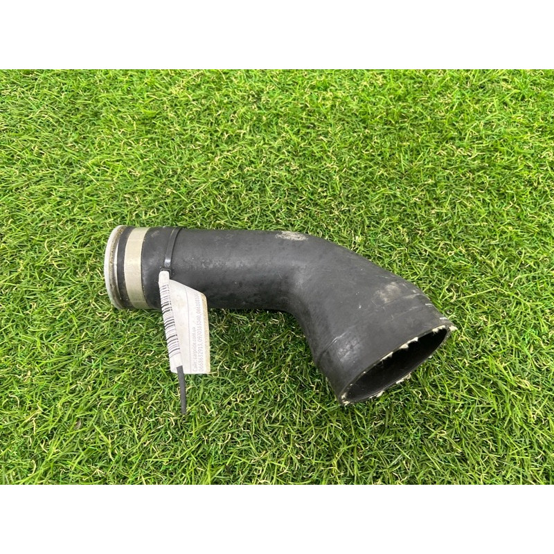 Патрубок интеркулера (двигатель и элементы) BMW 5-series F10 2011 N63B44 13717575407