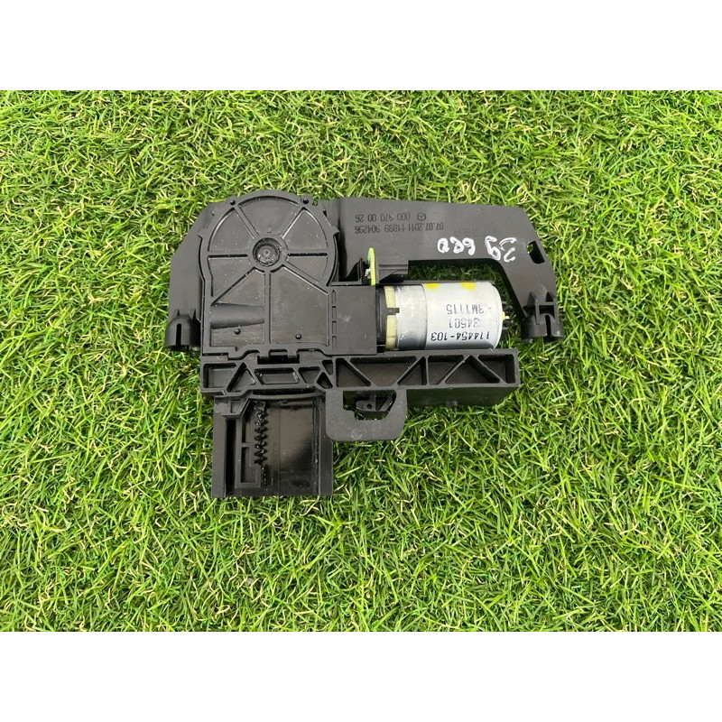 Привод подголовника (электрика) Mercedes-Benz GL X164 2012 4.6 0009700026