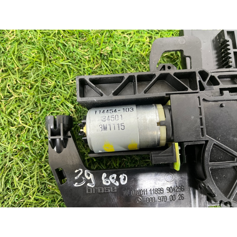 Привод подголовника (электрика) Mercedes-Benz GL X164 2012 4.6 0009700026