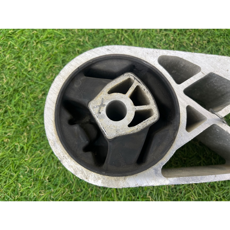 Подушка КПП (трансмиссия) Cadillac Xt5 1 2016 3.6 84141110