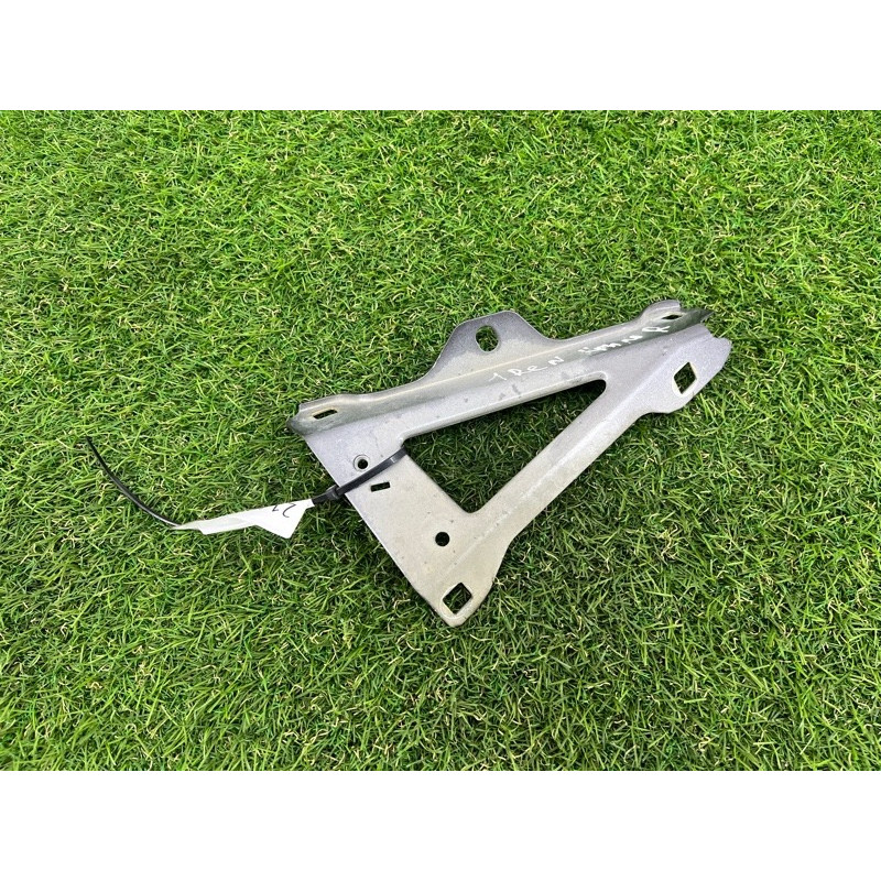 Крепление крыла (кузов и элементы) Jeep Renegade BU 2016 2.4 68246361AA