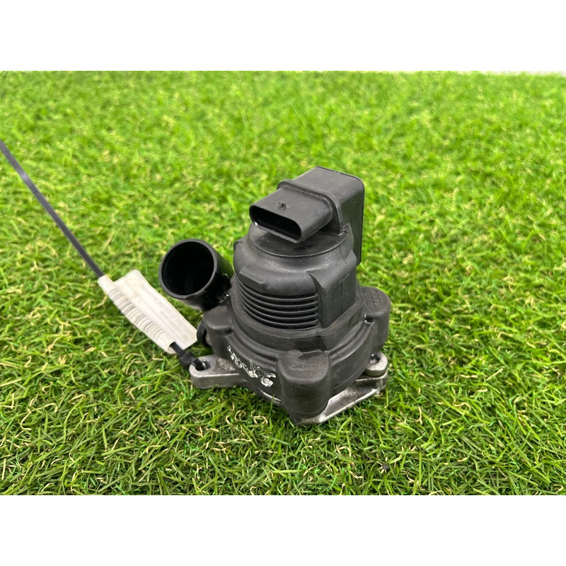 Клапан ЕГР (двигатель и элементы) Volkswagen Passat B7 2014 1.8 06k131097m