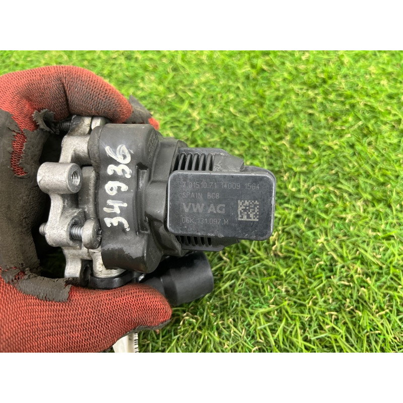 Клапан ЕГР (двигатель и элементы) Volkswagen Passat B7 2014 1.8 06k131097m