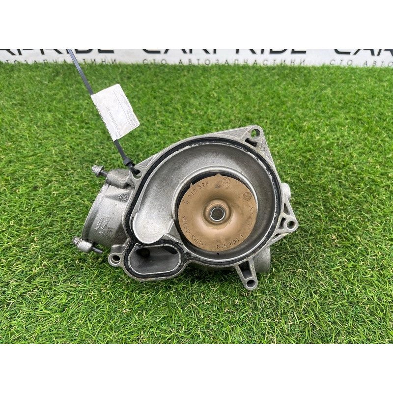 Помпа (система охлаждения) BMW 5-series F10 2011 N63B44 11517548263