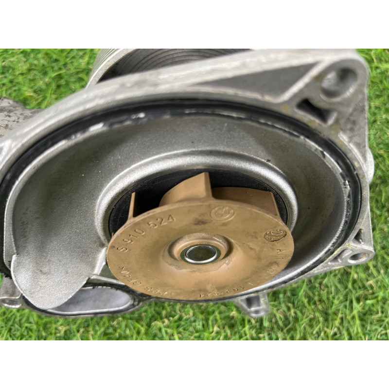 Помпа (система охлаждения) BMW 5-series F10 2011 N63B44 11517548263