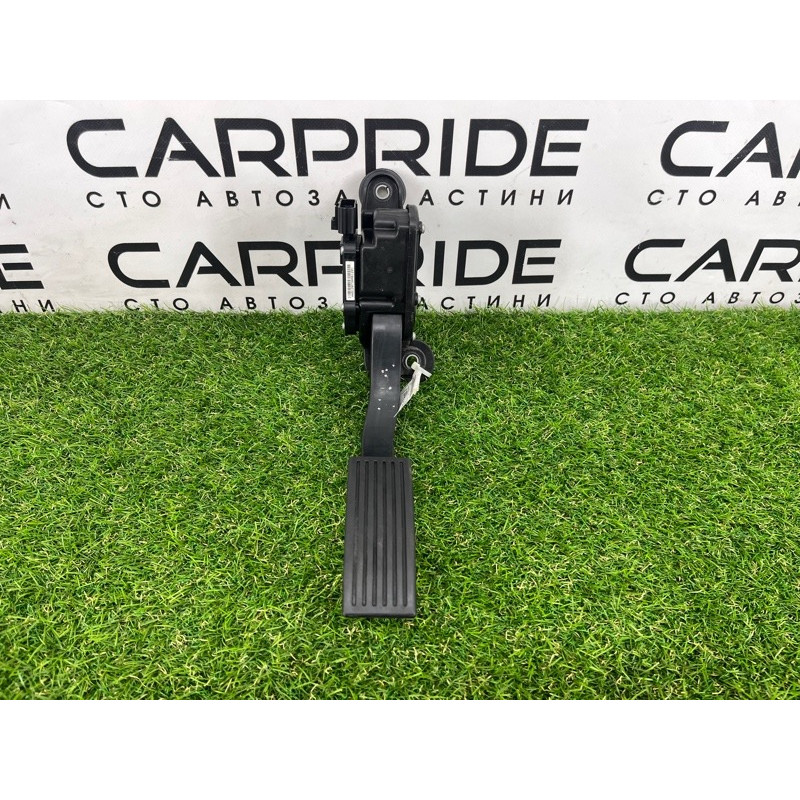 Педаль газа (электрика двигателя) KIA Sorento UM 2013 2.4 327001u000