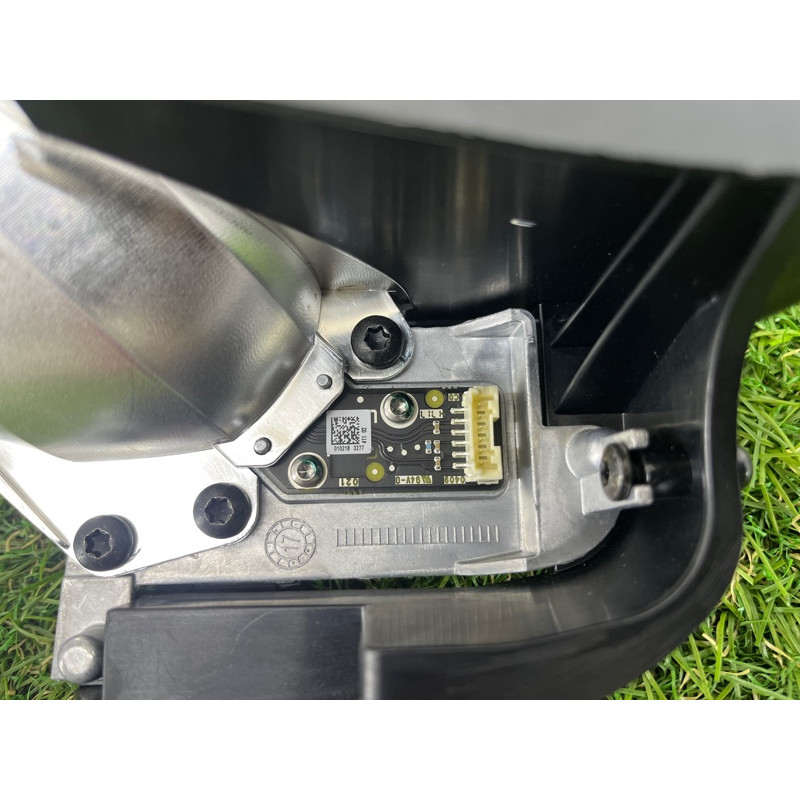 Детали фары (оптика) AUDI Q5 FY 6002tm0315