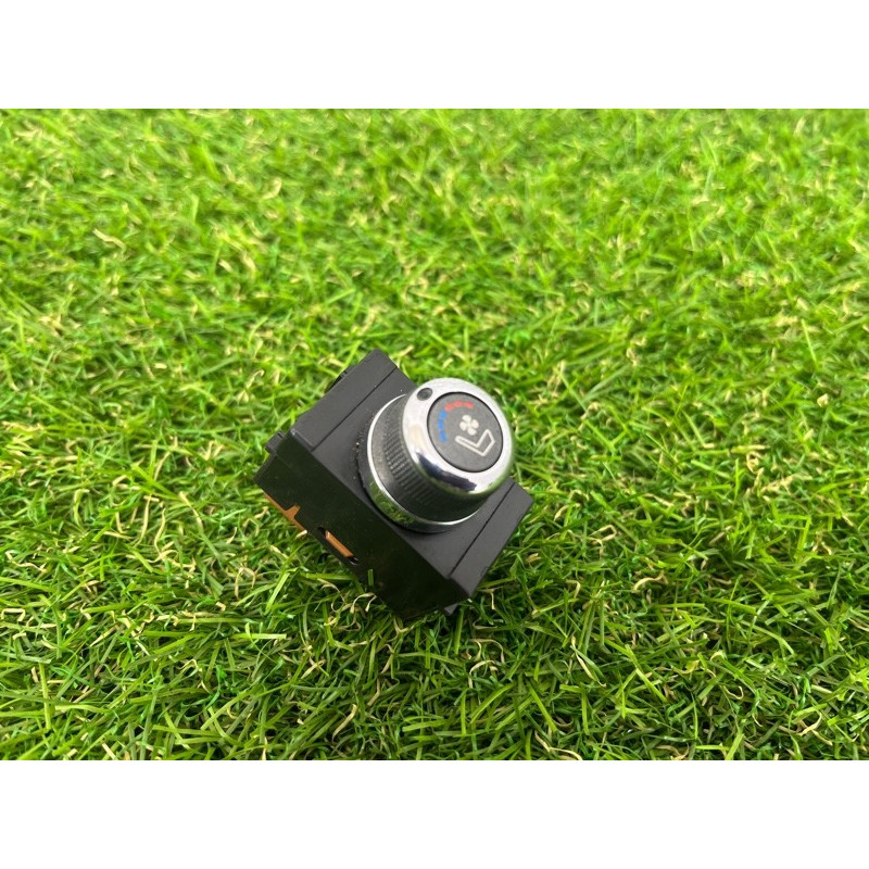 Кнопка подогрева сиденья (электрика / кнопки) Infiniti QX60 L50 2015 3.5 255001MA1C