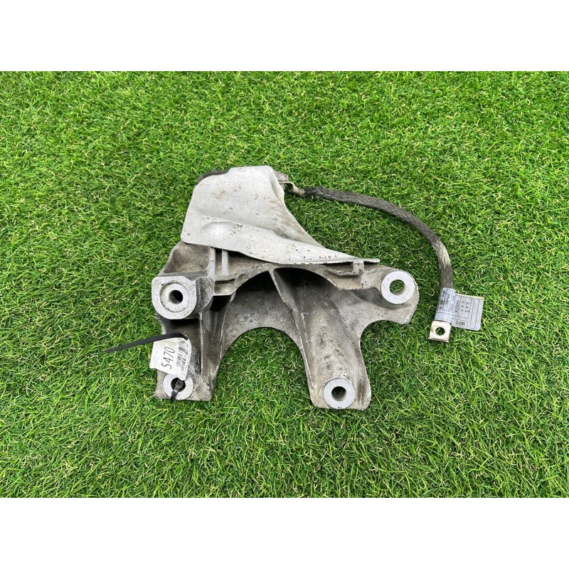 Кронштейн подушки двигателя (кронштейны двигателя) BMW 5-series E60 2005 N52B25 22116770940