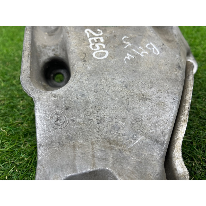 Кронштейн подушки двигателя (кронштейны двигателя) BMW 5-series E60 2005 N52B25 22116770940