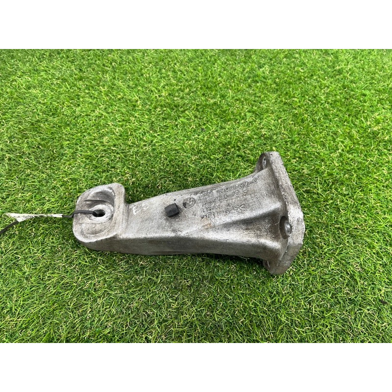 Кронштейн подушки двигателя (кронштейны двигателя) BMW X5 E53 M57d30 22111097002