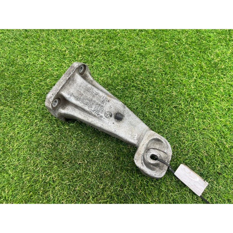 Кронштейн подушки двигателя (кронштейны двигателя) BMW X5 E53 M57d30 22111097002
