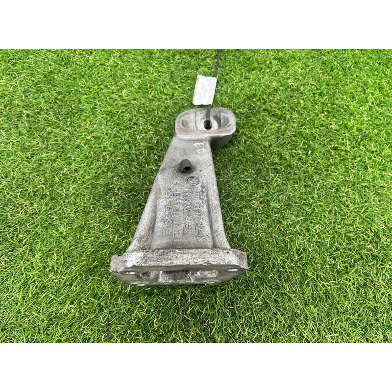 Кронштейн подушки двигателя (кронштейны двигателя) BMW X5 E53 M57d30 22111097002