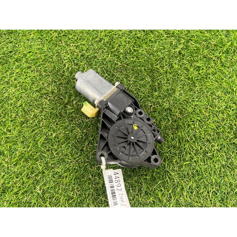 Мотор стеклоподъемника (электрика) KIA Sorento UM 2013 2.4 824601u000