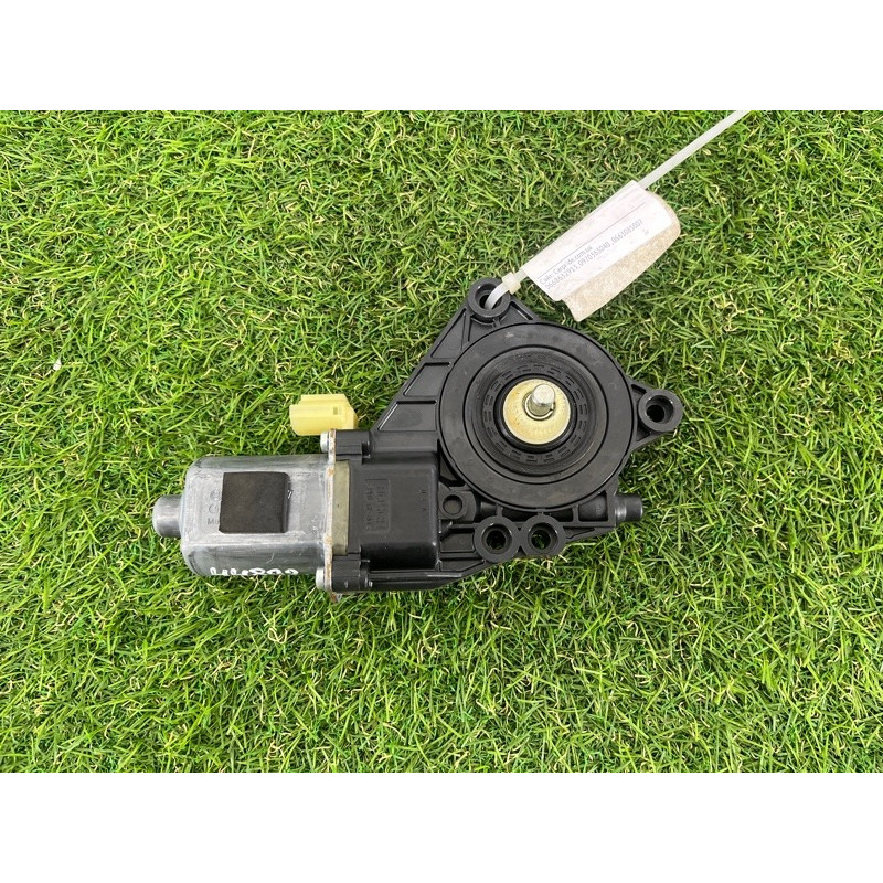 Мотор стеклоподъемника (электрика) KIA Sorento UM 2013 2.4 824601u000