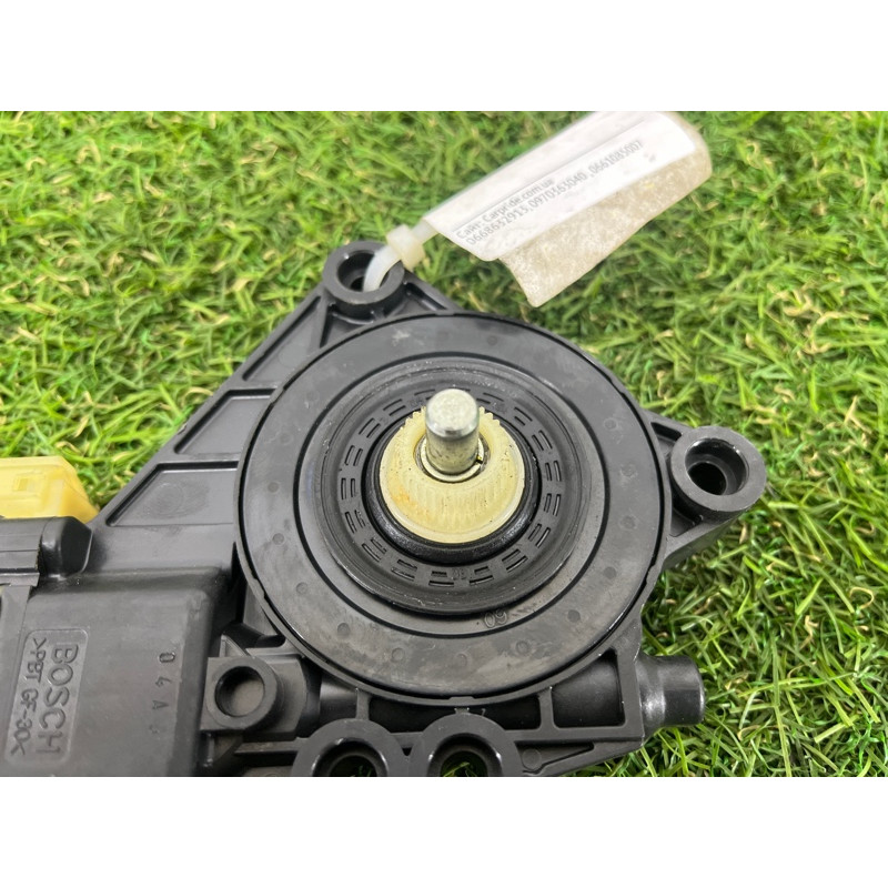 Мотор стеклоподъемника (электрика) KIA Sorento UM 2013 2.4 824601u000