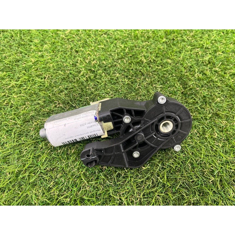 Моторчик регулировки сидения (электрика) Mercedes-Benz ML-class W166 826649994