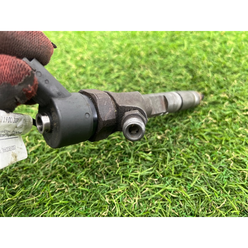 Форсунка топливная (топливная система) Renault Megane 2 2004 1.9 DCI 8200100272