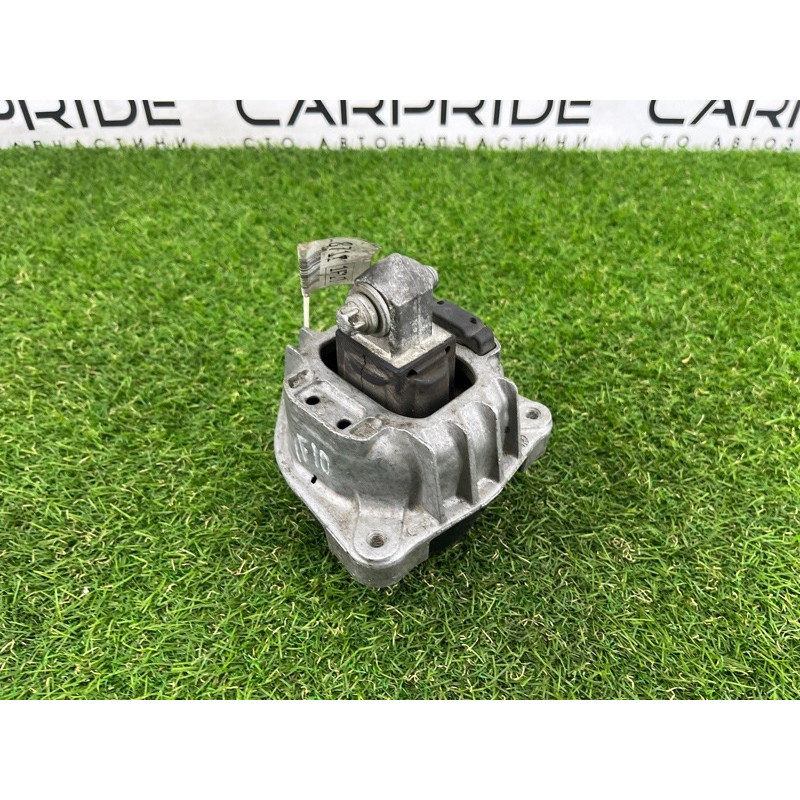 Подушка двигателя (двигатель и элементы) BMW 5-series F10 2013 N63B44 22116777374