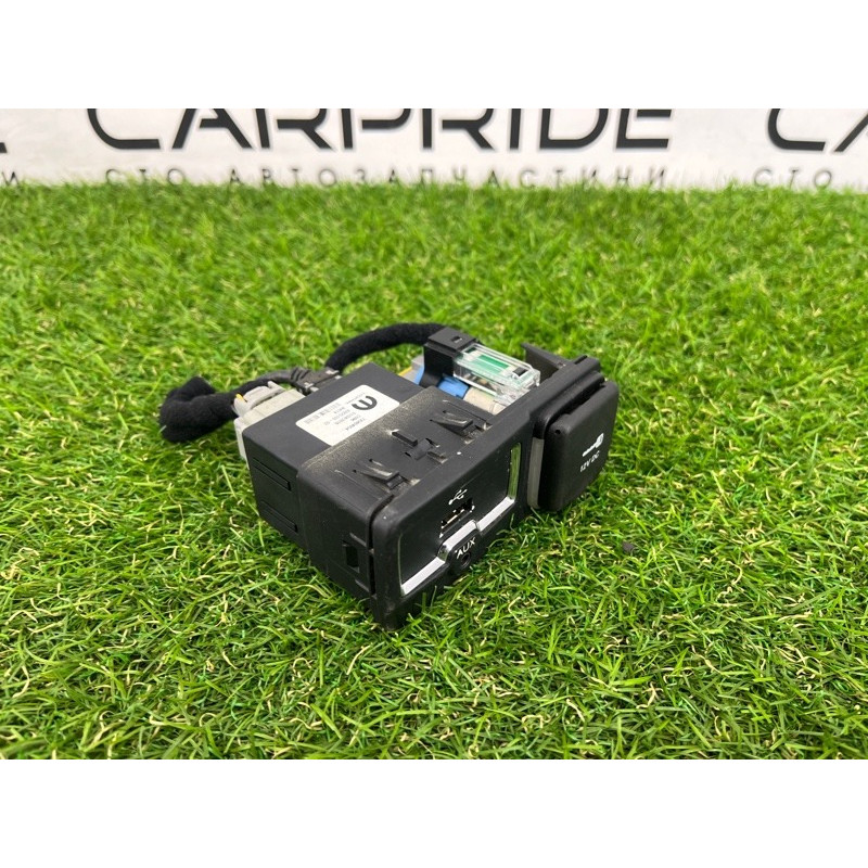 Гнездо USB/AUX (электрика) Jeep Renegade BU 2016 2.4 5UW00LXHAA