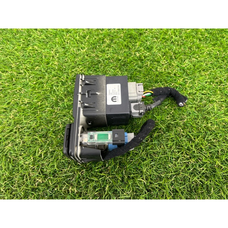 Гнездо USB/AUX (электрика) Jeep Renegade BU 2016 2.4 5UW00LXHAA