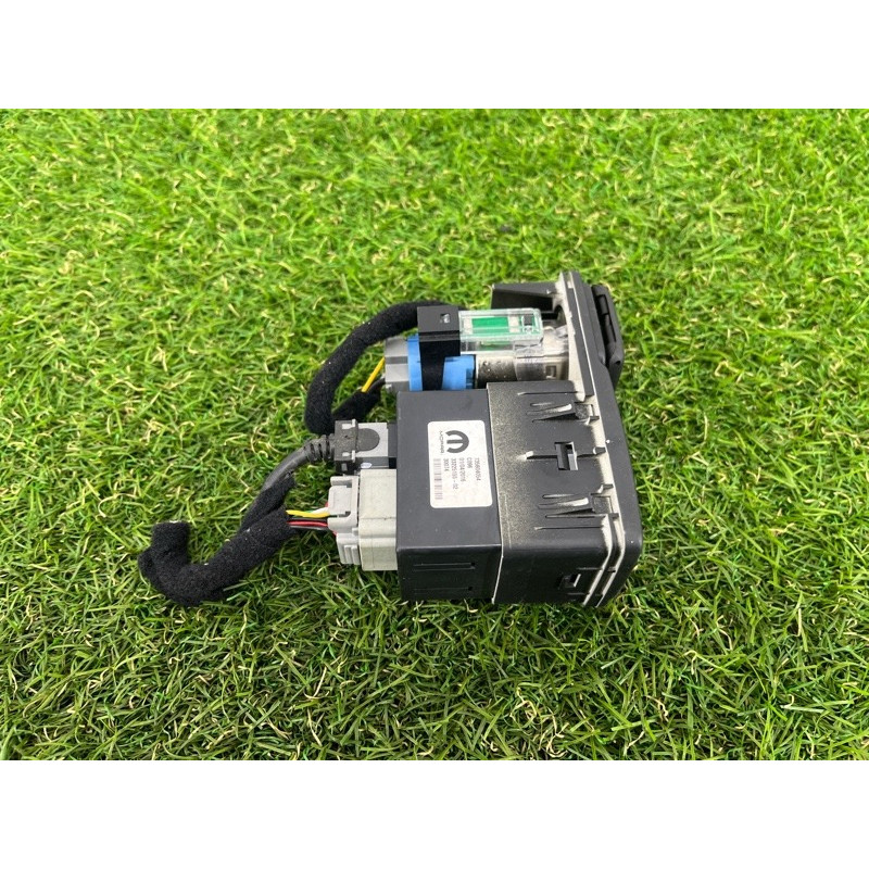 Гнездо USB/AUX (электрика) Jeep Renegade BU 2016 2.4 5UW00LXHAA