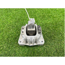 Подушка двигателя