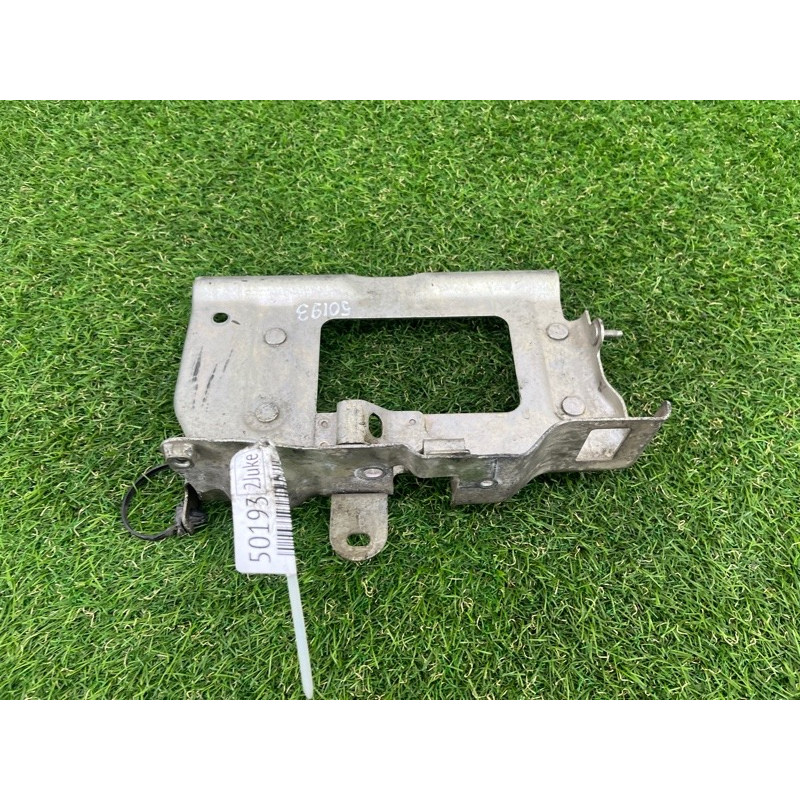 Кронштейн блока управления двигателем (кузов и элементы) Nissan Juke F15 2013 1.6 237141KA1A