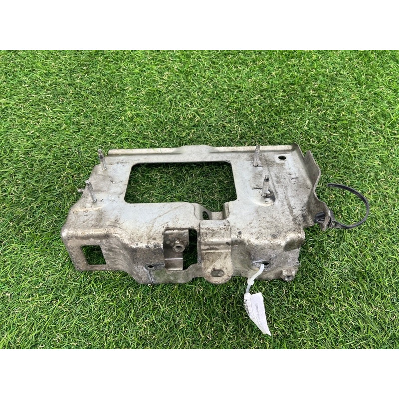 Кронштейн блока управления двигателем (кузов и элементы) Nissan Juke F15 2013 1.6 237141KA1A