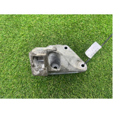 Кронштейн двигателя