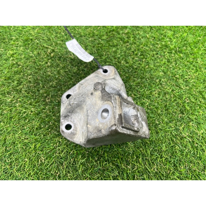 Кронштейн двигателя (кронштейны двигателя) BMW 5-series F10 2011 N63B44 22116777622