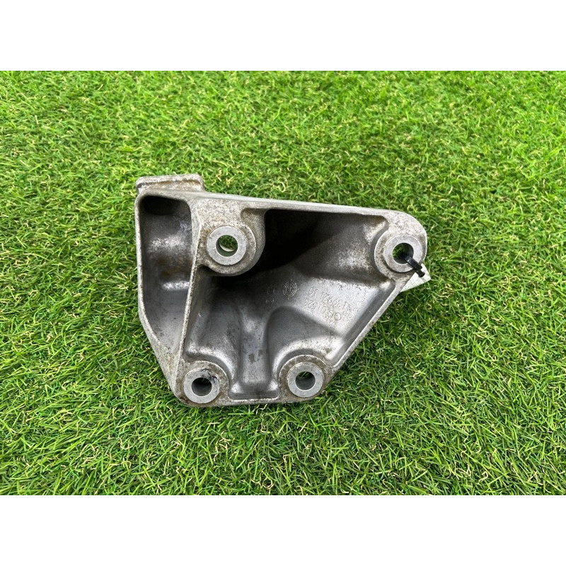 Кронштейн двигателя (кронштейны двигателя) BMW 5-series F10 2011 N63B44 22116777622