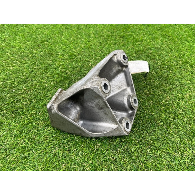 Кронштейн двигателя (кронштейны двигателя) BMW 5-series F10 2011 N63B44 22116777622