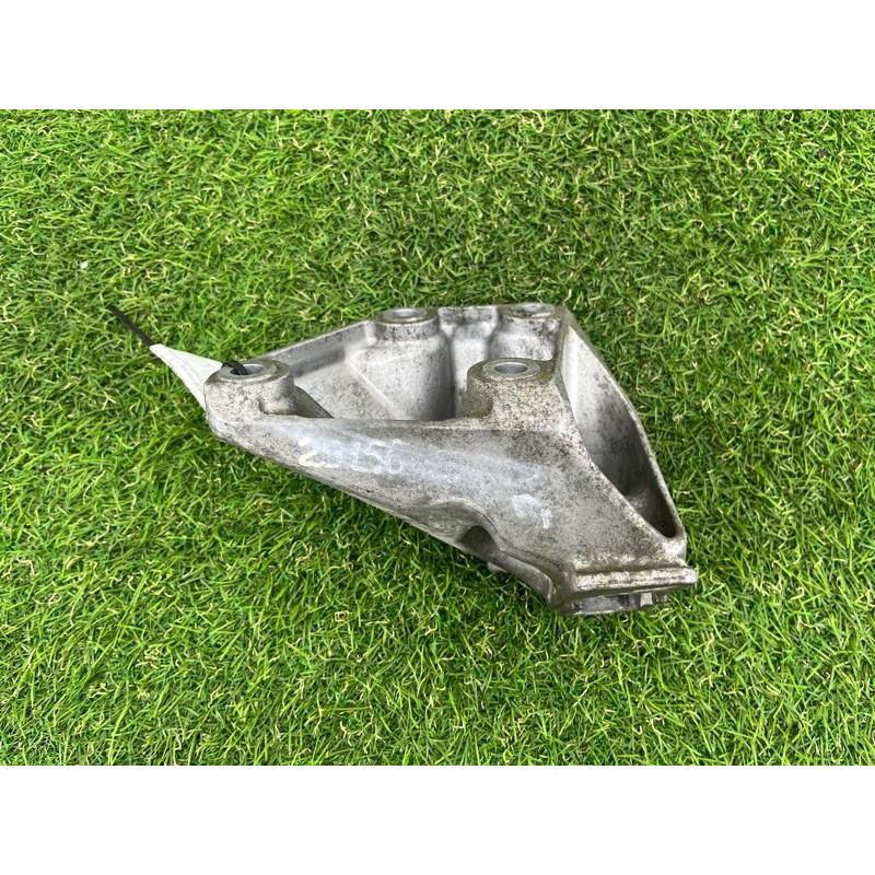 Кронштейн двигателя (кронштейны двигателя) BMW 5-series F10 2011 N63B44 22116777622