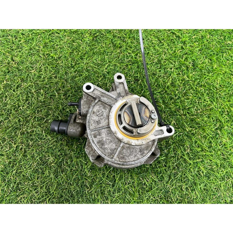 Вакуумный насос (тормозная система) BMW 5-series F10 2011 N63B44 11668605976