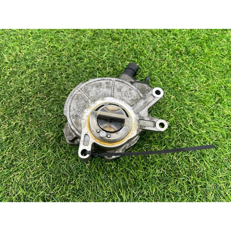 Вакуумный насос (тормозная система) BMW 5-series F10 2011 N63B44 11668605976