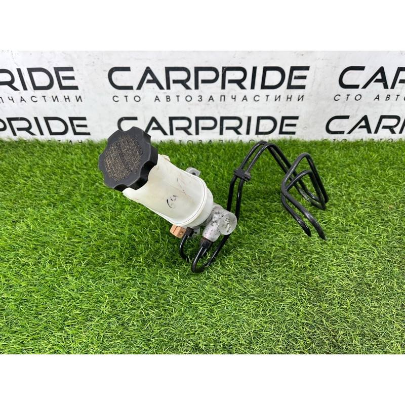 Главный тормозной цилиндр (тормозная система) KIA Sorento UM 2013 2.4 585101U801