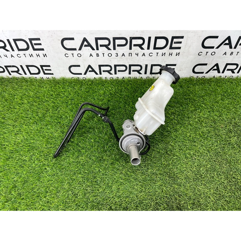 Главный тормозной цилиндр (тормозная система) KIA Sorento UM 2013 2.4 585101U801