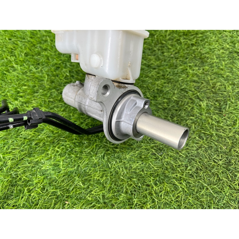 Главный тормозной цилиндр (тормозная система) KIA Sorento UM 2013 2.4 585101U801