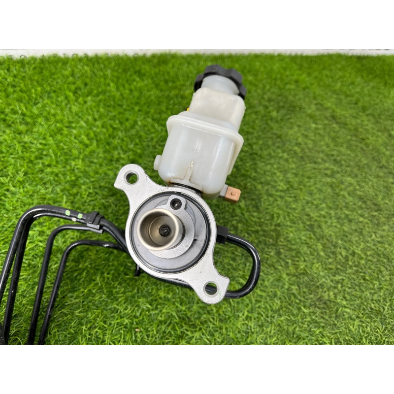 Главный тормозной цилиндр (тормозная система) KIA Sorento UM 2013 2.4 585101U801