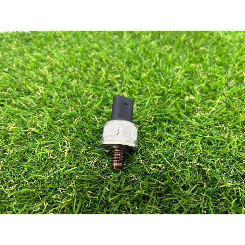 Датчик давления топлива (электрика / датчики) Cadillac Xt5 1 2016 3.6 12662738