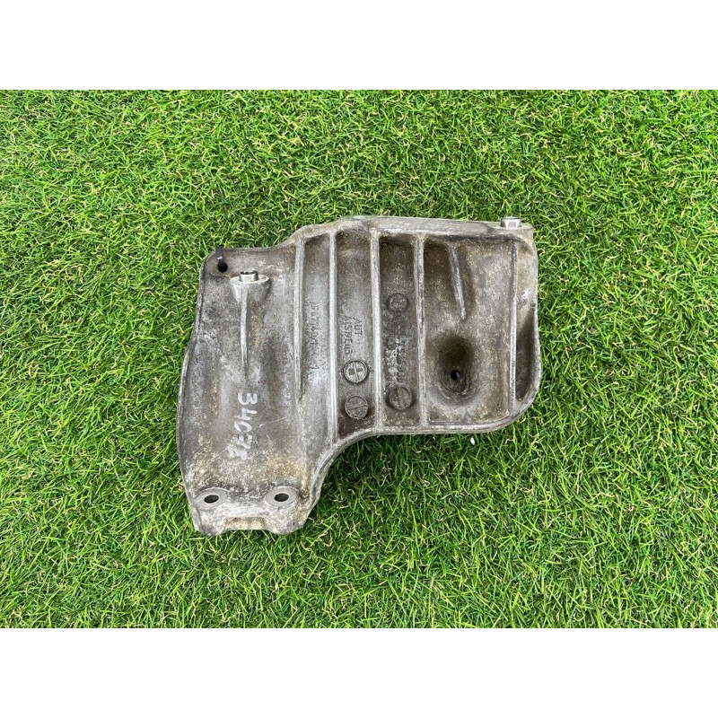 Кронштейн компресора кондиціонера (кронштейни двигуна) BMW 3-series E92 2010 3.0 N54 64557556836