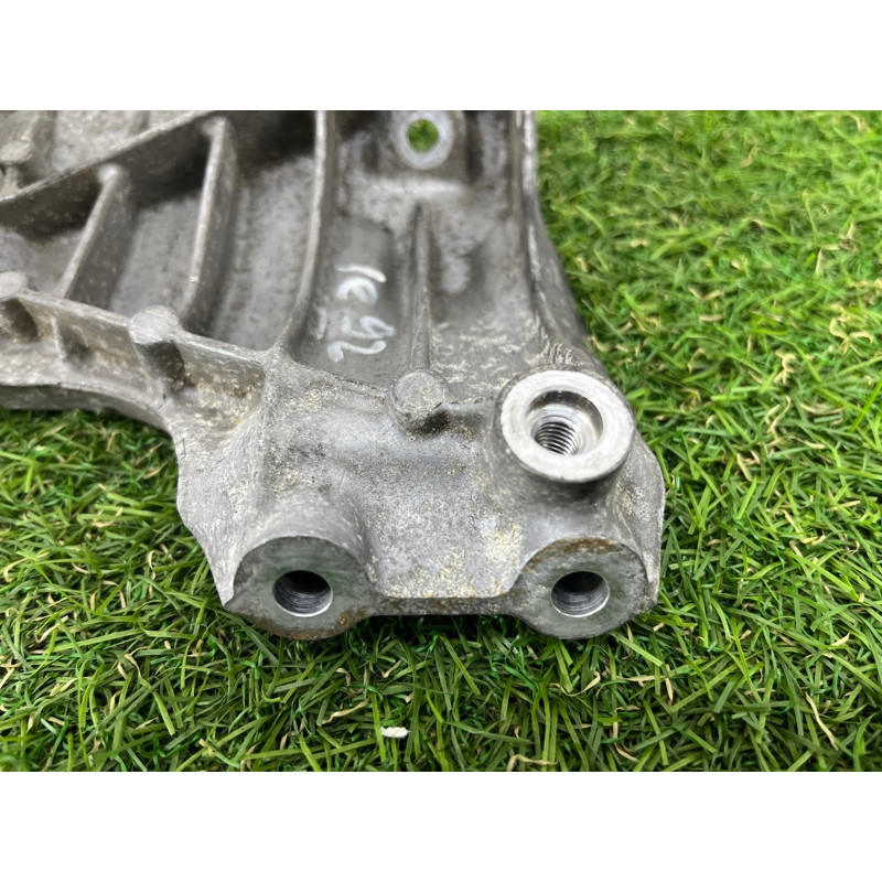 Кронштейн компресора кондиціонера (кронштейни двигуна) BMW 3-series E92 2010 3.0 N54 64557556836