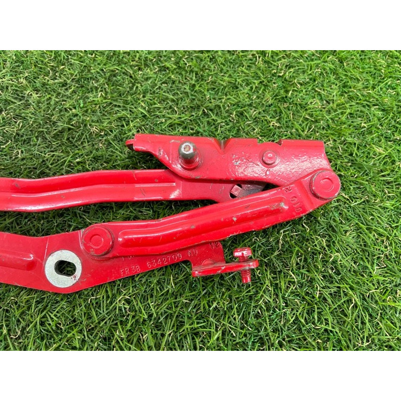 Петля багажника (кузов и элементы) Ford Mustang MK6 fr3b6342700ad